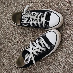 Converse low tops size 8